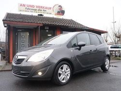 Grau Gebraucht 2011 Opel Meriva Design Edition Van / Kleinbus | 2.990 € (Guter Preis)