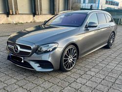 Grau Gebraucht 2017 Mercedes E350 AMG line Kombi | 23.900 € (Fairer Preis)
