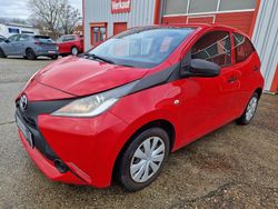 Rot Gebraucht 2017 Toyota Aygo Kleinwagen | 8.850 € (Fairer Preis)
