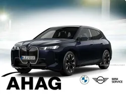 Grau Neu 2025 BMW iX M Sport SUV | 79.640 € (Superpreis)