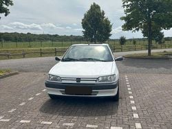 Weiß Gebraucht 1993 Peugeot 306 Limousine | 2.550 €