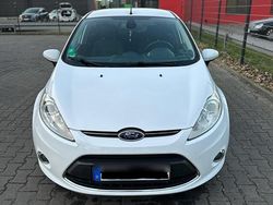 Weiß Gebraucht 2012 Ford Fiesta Kleinwagen | 4.000 € (Teuer)