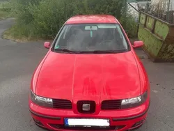 Rot Gebraucht 2001 Seat Leon Limousine | 1.400 €