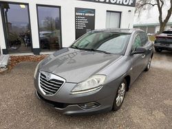 Grau Gebraucht 2012 Lancia Delta Gold Kleinwagen | 3.900 € (Fairer Preis)