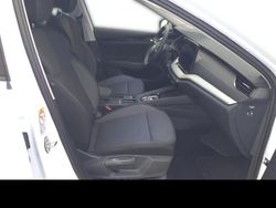 Weiß Gebraucht 2024 Skoda Octavia Selection Kombi | 30.900 € (Fairer Preis)