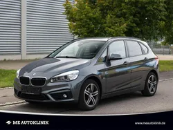 Grau Gebraucht 2017 BMW 218 Active Tourer Sport Line Van / Kleinbus | 14.999 € (Fairer Preis)