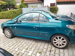 Grau Gebraucht 2003 Peugeot 206 CC Roland Garros Cabrio | 2.350 € (Fairer Preis)
