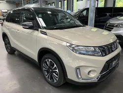 Beige Gebraucht 2024 Suzuki Vitara GLX SUV | 23.990 € (Fairer Preis)