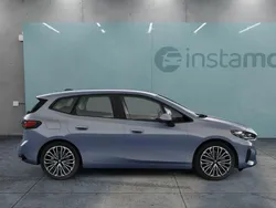 Grau Gebraucht 2022 BMW 218 Active Tourer Van / Kleinbus | 25.749 € (Fairer Preis)