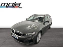 Grau Gebraucht 2023 BMW 318 Limousine | 27.701 € (Guter Preis)