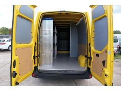 Gelb Gebraucht 2017 Renault Master Van | 17.850 € (Etwas zu teuer)