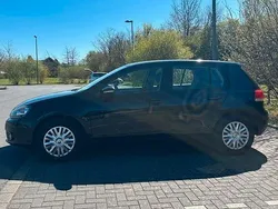 Schwarz Gebraucht 2009 VW Golf VI Trendline Limousine | 4.999 € (Etwas zu teuer)