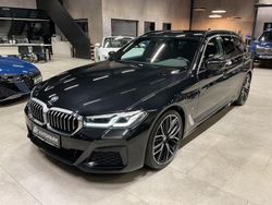 Black sapphire metallic Gebraucht 2021 BMW 530 M Sport Kombi | 31.980 € (Fairer Preis)