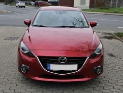 Rot Gebraucht 2016 Mazda 3 Sports-Line Kleinwagen | 12.000 € (Fairer Preis)