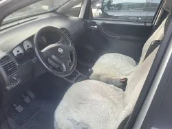 Silber Gebraucht 2004 Opel Zafira Van / Kleinbus | 2.500 € (Teuer)