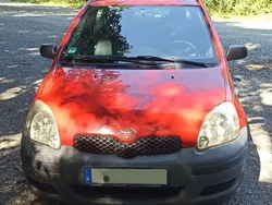 Rot Gebraucht 2003 Toyota Yaris Eco Limousine | 950 € (Fairer Preis)