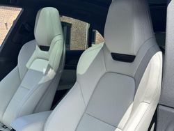 Grau Gebraucht 2024 Porsche Macan SUV | 86.790 €