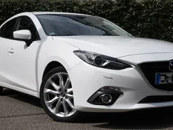 Weiß Gebraucht 2016 Mazda 3 Center-Line Limousine | 14.000 € (Fairer Preis)