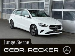 Digitalweiß Gebraucht 2024 Mercedes B200 Van / Kleinbus | 30.450 € (Guter Preis)