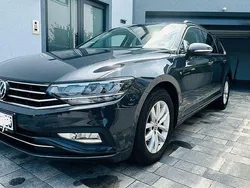 Grau Gebraucht 2020 VW Passat Business Kombi | 18.000 € (Guter Preis)