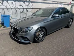 Grau Gebraucht 2019 Mercedes E300 AMG line Limousine | 32.490 € (Guter Preis)