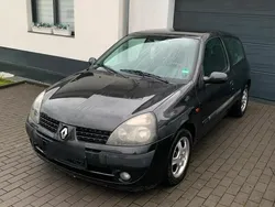 Schwarz Gebraucht 2001 Renault Clio II Kleinwagen | 650 € (Guter Preis)