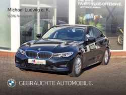 Black sapphire Gebraucht 2019 BMW 330 Sport Line Limousine | 26.850 € (Superpreis)