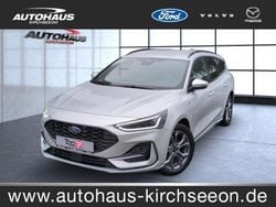 Polarsilber (metallic) Gebraucht 2023 Ford Focus ST-Line Kombi | 22.950 € (Guter Preis)