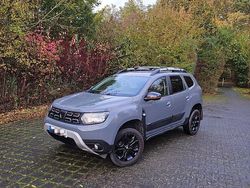 Grau Gebraucht 2022 Dacia Duster Extreme SUV | 20.255 € (Fairer Preis)