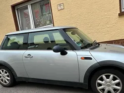 Silber Gebraucht 2004 Mini ONE Kleinwagen | 2.000 € (Etwas zu teuer)