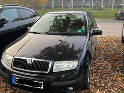 Schwarz Gebraucht 2004 Skoda Fabia Kleinwagen | 2.200 € (Fairer Preis)