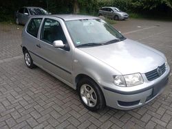 Silber Gebraucht 2001 VW Polo Kleinwagen | 1.000 €