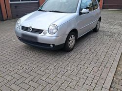 Silber Gebraucht 2003 VW Lupo Basis Kleinwagen | 1.499 € (Etwas zu teuer)