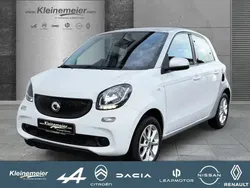 Weiß Gebraucht 2017 Smart ForFour Passion Limousine | 9.480 € (Fairer Preis)