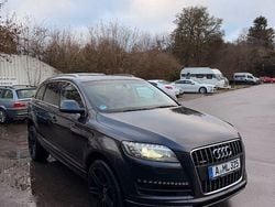 Grau Gebraucht 2012 Audi Q7 Comfort SUV | 16.900 € (Guter Preis)