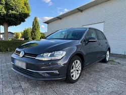 Grau Gebraucht 2017 VW Golf VII Comfortline Limousine | 12.199 € (Fairer Preis)