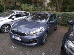 Grau Gebraucht 2016 Kia Ceed Spirit Kleinwagen | 11.290 € (Fairer Preis)