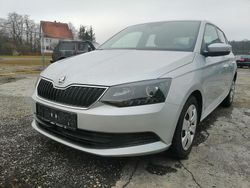 Silber Gebraucht 2015 Skoda Fabia Kleinwagen | 7.990 € (Etwas zu teuer)