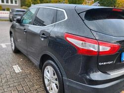 Schwarz Gebraucht 2015 Nissan Qashqai Acenta SUV | 13.000 € (Etwas zu teuer)