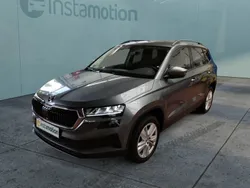 Grau Gebraucht 2024 Skoda Karoq Selection SUV | 30.190 € (Guter Preis)