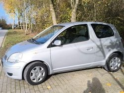 Silber Gebraucht 2005 Toyota Yaris Kleinwagen | 1.790 € (Guter Preis)