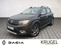 Perlmuttschwarz metallic Gebraucht 2018 Dacia Sandero Celebration Kleinwagen | 10.990 € (Etwas zu teuer)