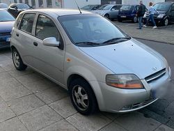 Silber Gebraucht 2003 Chevrolet Kalos Limousine | 1.900 €