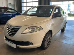 Weiß Gebraucht 2012 Lancia Ypsilon Platinum Kleinwagen | 2.990 € (Fairer Preis)