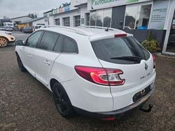 Weiß Gebraucht 2016 Renault Mégane III Bose Edition Limousine | 5.900 € (Guter Preis)