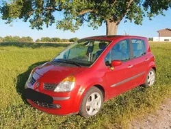 Rot Gebraucht 2005 Renault Modus Van / Kleinbus | 3.900 € (Teuer)