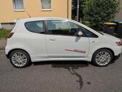 Weiß Gebraucht 2012 Mitsubishi Colt Edition Limousine | 2.899 € (Fairer Preis)