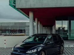 Schwarz Gebraucht 2015 VW Golf VII R Kombi | 19.900 € (Teuer)