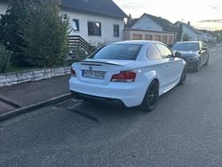 Weiß Gebraucht 2011 BMW 118 Coupé Coupé | 5.000 € (Guter Preis)