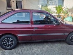 Rot Gebraucht 1994 Ford Escort Kleinwagen | 700 €
